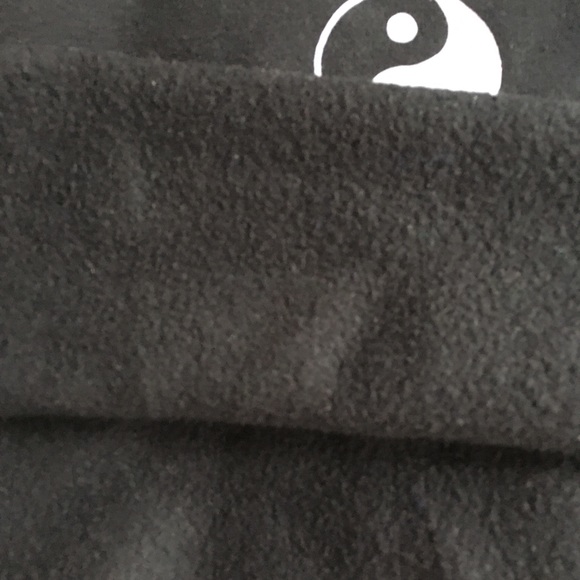 Cropped Yin Yang Sweater Pullover Black Forever 21 - Picture 6 of 6